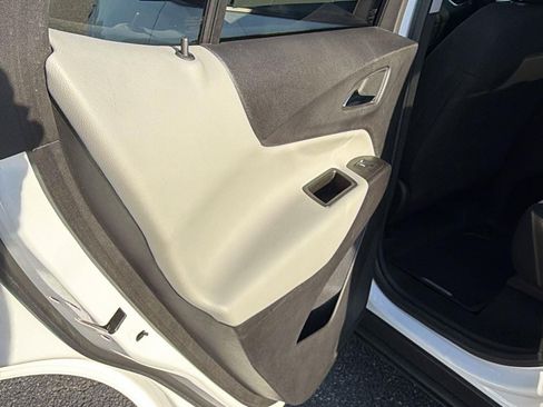 Used 2024 Chevrolet Equinox LS w/ LS Convenience Package FWD image 21