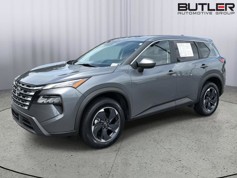 Used 2024 Nissan Rogue SV AWD/4WD image 2