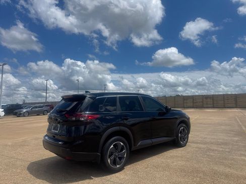 Certified 2024 Nissan Rogue SV FWD image 20