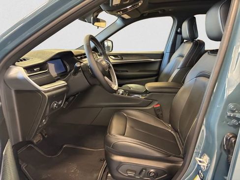 New 2026 Jeep Grand Cherokee Limited w/ Limited Altitude Package AWD/4WD image 9