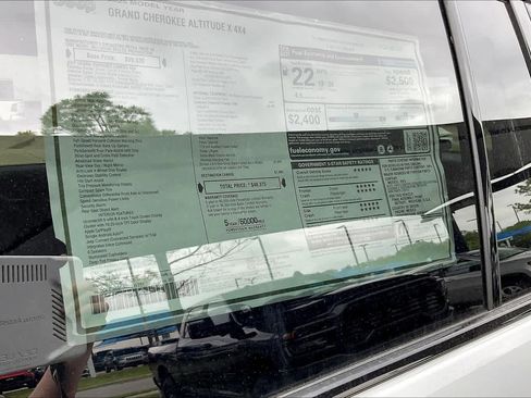 New 2025 Jeep Grand Cherokee Altitude image 19