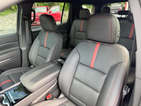 Used 2024 Chevrolet Traverse RS w/ LPO, Floor Liner Package AWD/4WD image 23