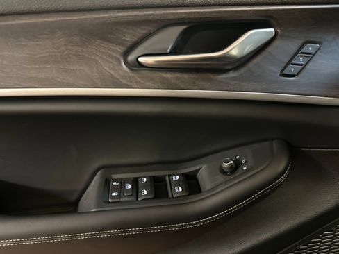 New 2025 Jeep Grand Cherokee L Limited w/ Black Appearance Package image 10