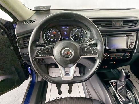 Used 2018 Nissan Rogue SV AWD/4WD image 11