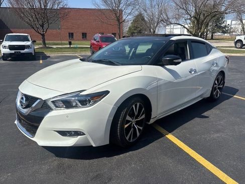 Used 2017 Nissan Maxima Platinum image 2