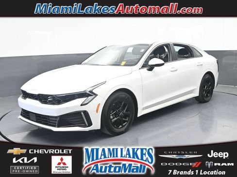 Used 2025 Kia K5 LXS FWD image 1