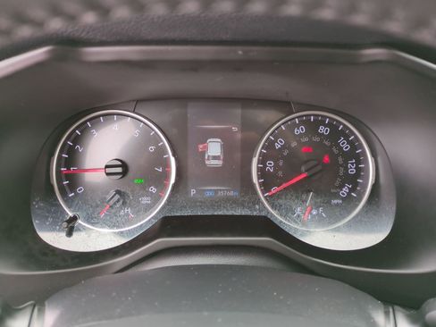 Used 2019 Toyota RAV4 XLE Premium w/ Cold Weather Package image 10