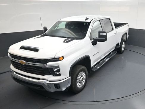 Used 2025 Chevrolet Silverado 2500 LT w/ Convenience Package image 44