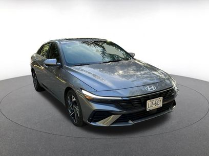 Used 2025 Hyundai Elantra Limited