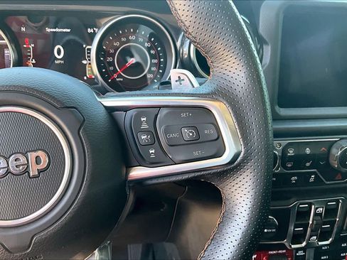 Used 2022 Jeep Wrangler Unlimited Rubicon AWD/4WD image 32