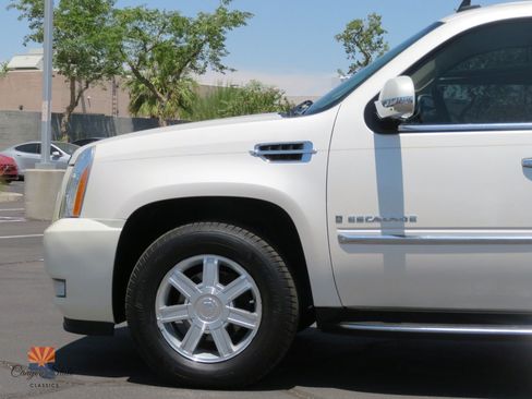 Used 2008 Cadillac Escalade AWD image 15