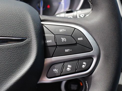 New 2026 Chrysler Pacifica Select FWD image 10