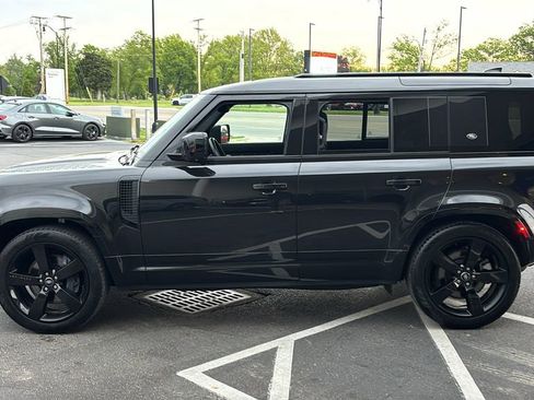 Used 2024 Land Rover Defender 110 X-Dynamic SE AWD/4WD image 3