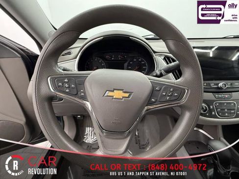 Used 2021 Chevrolet Malibu LT image 19