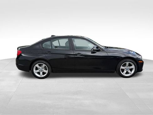 Used 2015 BMW 320i xDrive Sedan AWD/4WD image 2