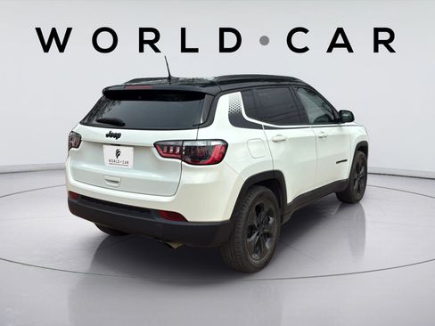 Used 2021 Jeep Compass Latitude FWD image 5