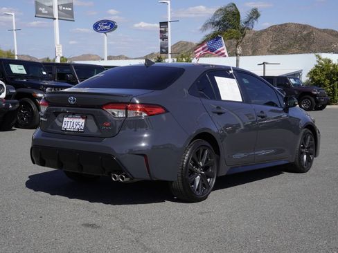 Used 2025 Toyota Corolla SE w/ SE Premium Package FWD image 4