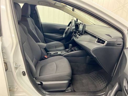 Used 2022 Toyota Corolla LE FWD image 21