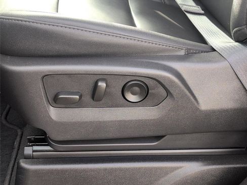 Used 2025 Chevrolet Tahoe LT AWD/4WD image 13