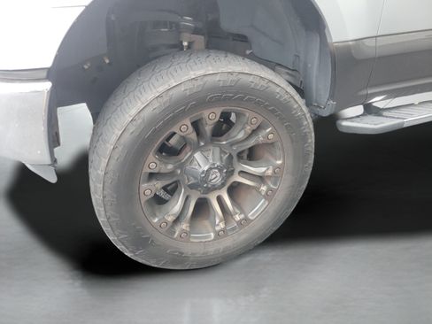 Used 2016 Ford F150 XLT w/ Equipment Group 302A Luxury AWD/4WD image 30