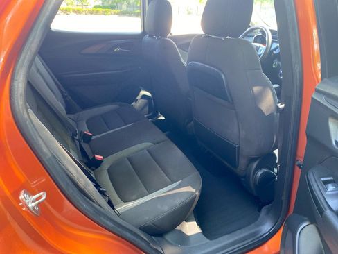 Used 2022 Chevrolet TrailBlazer LT w/ Convenience Package FWD image 21