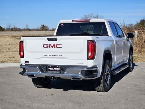 New 2026 GMC Sierra 1500 SLT w/ SLT Premium Package image 4
