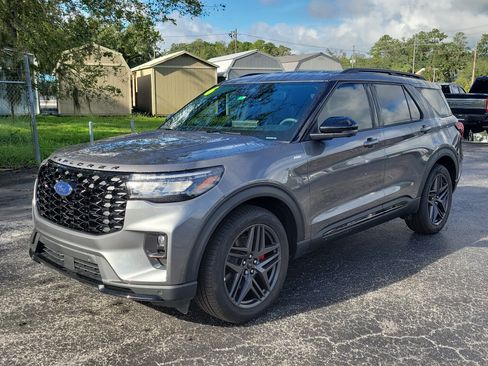 Used 2026 Ford Explorer ST-Line w/ ST-Line Street Pack RWD image 4