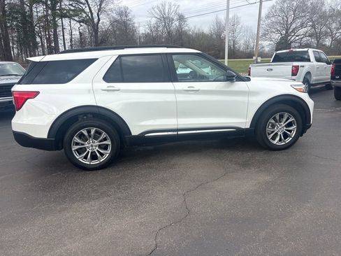 Used 2023 Ford Explorer XLT w/ Equipment Group 202A image 9
