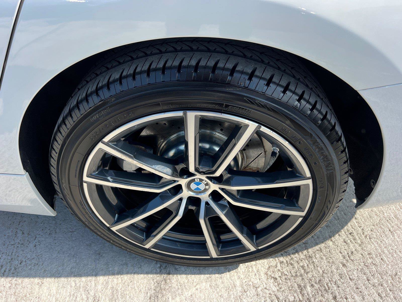 Used 2020 BMW 330i Sedan w/ Driving Assistance Package RWD image 19