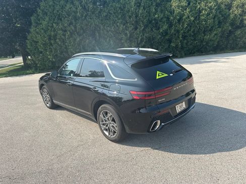 Used 2025 Genesis GV70 2.5T AWD/4WD image 4