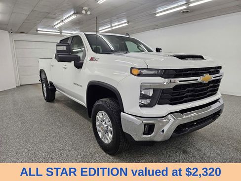 Used 2025 Chevrolet Silverado 2500 LT w/ All Star Edition AWD/4WD image 3