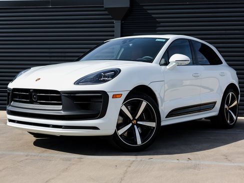 New 2026 Porsche Macan GTS image 1