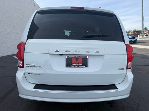 Used 2018 Dodge Grand Caravan SE w/ UConnect Hands-Free Group FWD image 5