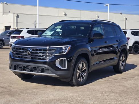 New 2026 Volkswagen Atlas SE image 2