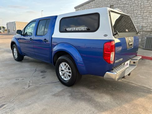 Used 2015 Nissan Frontier SV RWD image 3