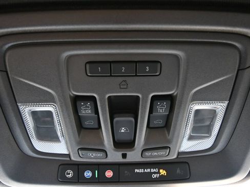 Used 2025 GMC Sierra 3500 SLT w/ SLT Premium Package AWD/4WD image 35