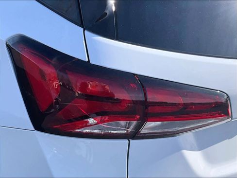 Used 2023 Chevrolet Equinox LT image 33