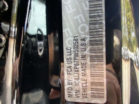 Used 2023 Jeep Wrangler Sahara w/ Cold Weather Group image 13