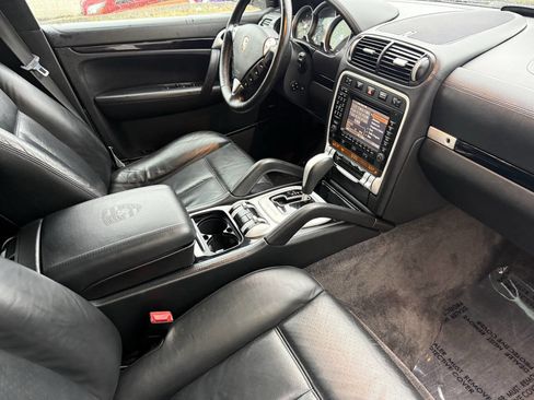 Used 2008 Porsche Cayenne Turbo AWD/4WD image 19