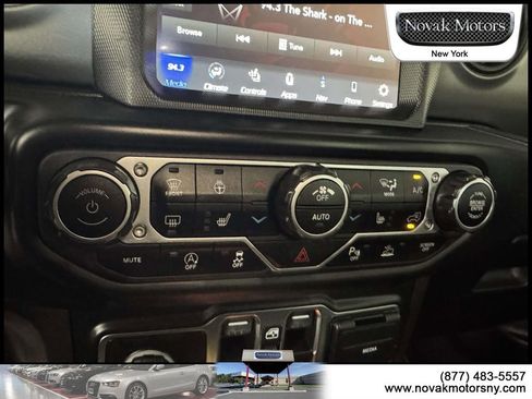 Used 2023 Jeep Wrangler Unlimited Sport AWD/4WD image 21