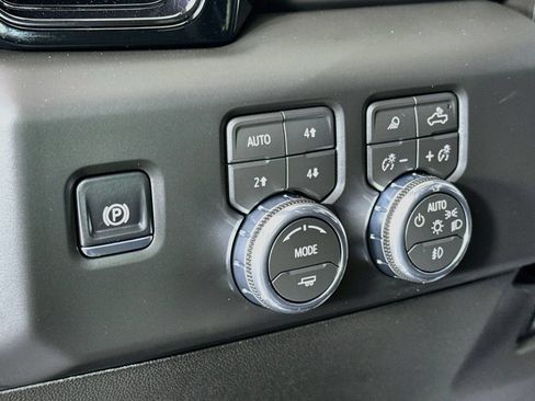 Used 2026 GMC Sierra 3500 AT4 AWD/4WD image 10