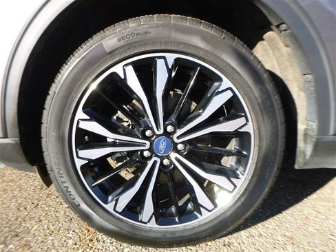 Used 2021 Ford Escape SE w/ SE Sport Appearance Package image 20