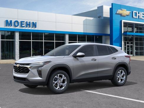 New 2026 Chevrolet Trax LS w/ LS Convenience Package FWD image 2