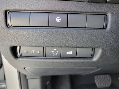 New 2025 Nissan Rogue SV AWD/4WD image 31