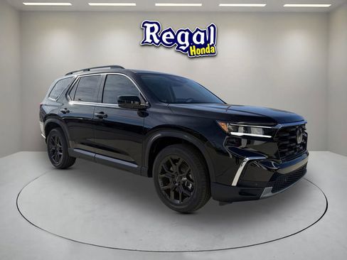 New 2025 Honda Pilot Touring image 1