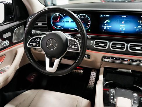 Used 2021 Mercedes-Benz GLS 580 4MATIC image 11