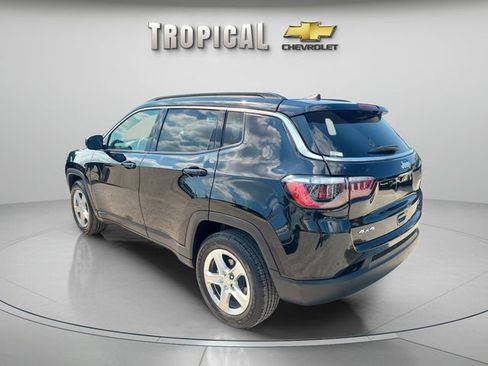 Used 2024 Jeep Compass Latitude image 3