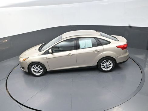Used 2018 Ford Focus SE FWD image 18