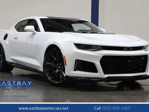 Used 2017 Chevrolet Camaro ZL1 RWD image 1