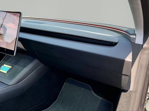 Used 2025 Tesla Model 3 Long Range RWD image 18